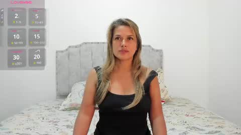 Snapshot of camila_borbon_ chatting on 08.07.26 online show from 08.07.26
