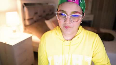 Snapshot of camila_buitrago chatting on 10.10.25 Camila buitrago online show from 10.10.25