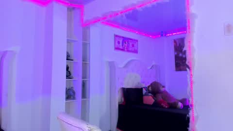  s online show from 11.03.25