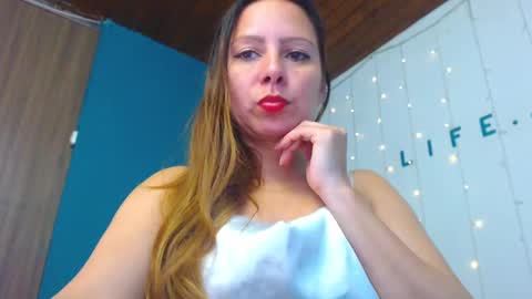 Snapshot of camila_delarosa chatting on 12.05.24 camila online show from 12.05.24
