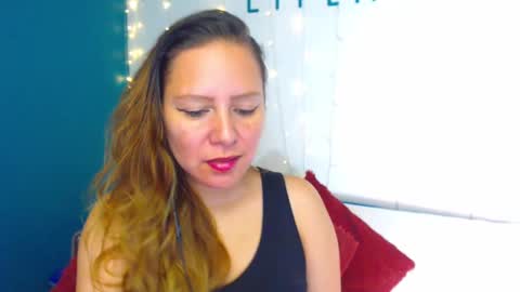 Snapshot of camila_delarosa chatting on 12.20.24 camila online show from 12.20.24