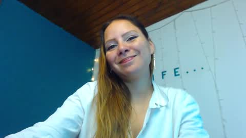 Snapshot of camila_delarosa chatting on 12.27.24 camila online show from 12.27.24