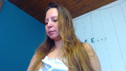 Snapshot of camila_delarosa chatting on 01.12.25 camila online show from 01.12.25