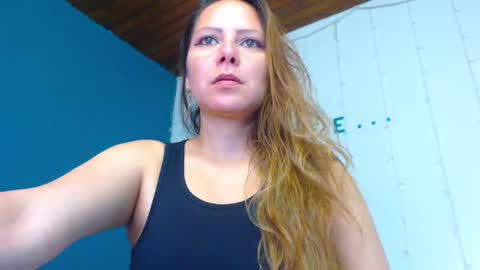 Snapshot of camila_delarosa chatting on 01.13.25 camila online show from 01.13.25