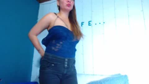 Snapshot of camila_delarosa chatting on 01.28.25 camila online show from 01.28.25