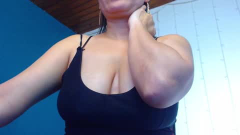 Snapshot of camila_delarosa chatting on 01.31.25 camila online show from 01.31.25