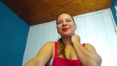 Snapshot of camila_delarosa chatting on 02.05.25 camila online show from 02.05.25