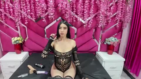 camila_reyess_ online show from 01.28.25