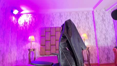    online show from 01.11.25