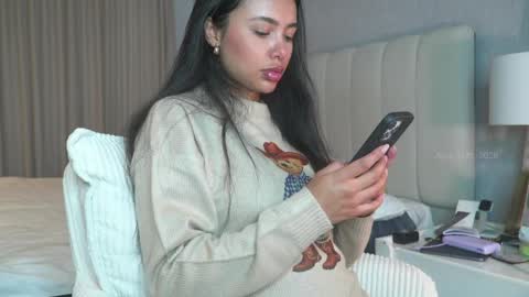 Camila online show from 04.12.26