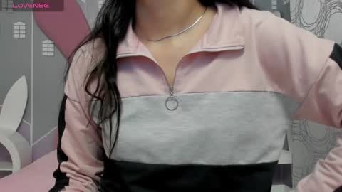 Snapshot of camilahunter__ chatting on 01.08.25 Camila  online show from 01.08.25