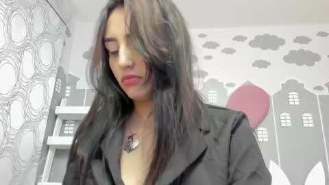Snapshot of camilahunter__ chatting on 01.15.25 Camila  online show from 01.15.25