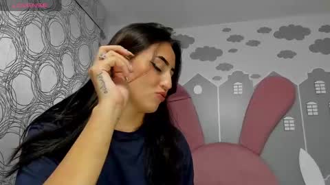 Snapshot of camilahunter__ chatting on 02.11.25 Camila  online show from 02.11.25