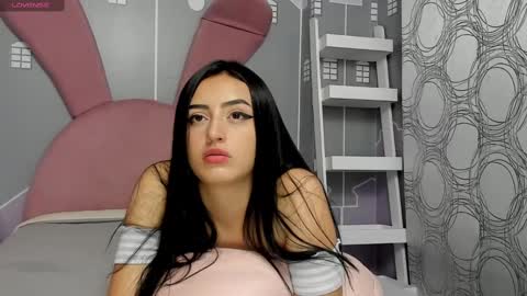 Snapshot of camilahunter__ chatting on 03.11.25 Camila  online show from 03.11.25