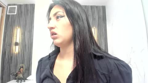 Snapshot of camilahunter__ chatting on 10.22.25 Camila  online show from 10.22.25