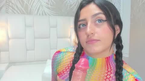 Snapshot of camilahunter__ chatting on 02.15.26 Camila online show from 02.15.26