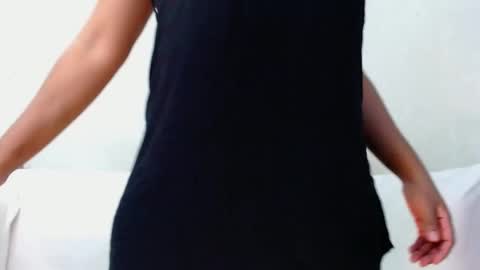 Snapshot of camilapaez1 chatting on 02.18.25 cami online show from 02.18.25