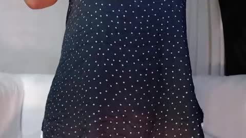 Snapshot of camilapaez1 chatting on 10.03.25 cami online show from 10.03.25