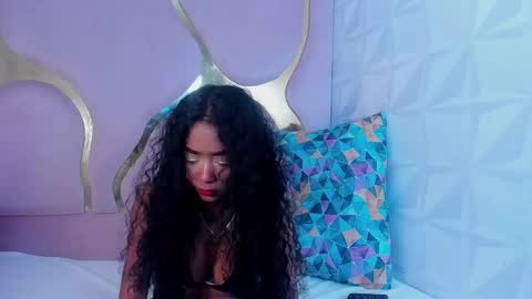 Snapshot of camilaqueenh chatting on 10.21.25 camilaqueenh online show from 10.21.25