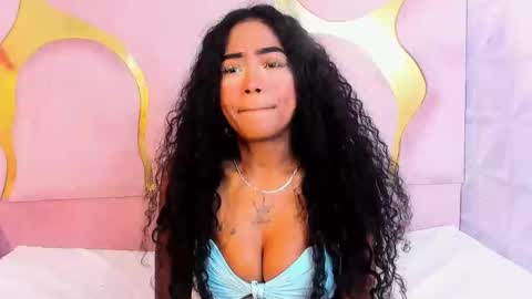 Snapshot of camilaqueenh chatting on 10.23.25 camilaqueenh online show from 10.23.25