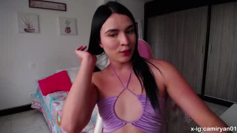 X IGcamiryan01 online show from 01.16.25