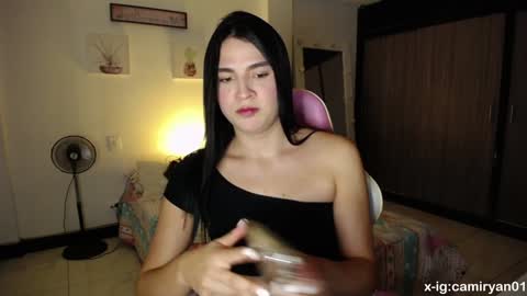 X IGcamiryan01 online show from 01.19.25
