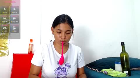 Snapshot of camilavagina24 chatting on 12.26.24 Camila online show from 12.26.24