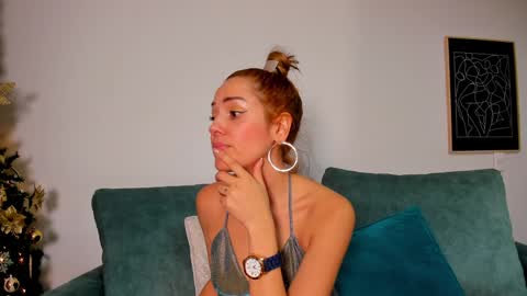 Snapshot of camilawm19 chatting on 01.04.25 Camila online show from 01.04.25