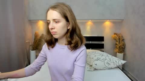 Snapshot of camilla_kelly chatting on 10.03.25 Camilla online show from 10.03.25