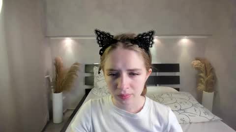 Snapshot of camilla_kelly chatting on 10.11.25 Camilla online show from 10.11.25