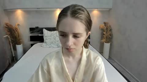 Snapshot of camilla_kelly chatting on 10.30.25 Camilla online show from 10.30.25