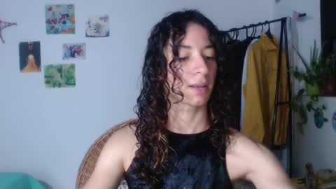 Snapshot of camille_delrey chatting on 02.03.25 Camille online show from 02.03.25