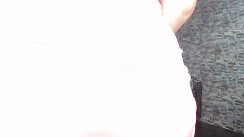 Snapshot of camille_diaz19 chatting on 01.01.25 Camille online show from 01.01.25