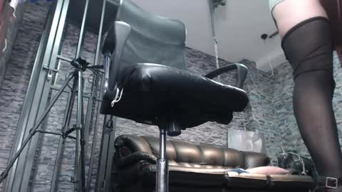 Snapshot of camille_diaz19 chatting on 02.04.25 Camille online show from 02.04.25