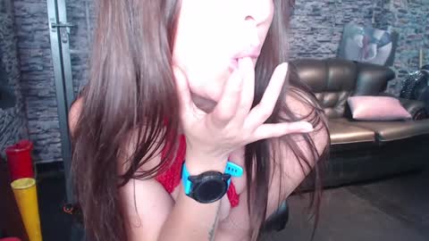 Snapshot of camille_diaz19 chatting on 02.06.25 Camille online show from 02.06.25