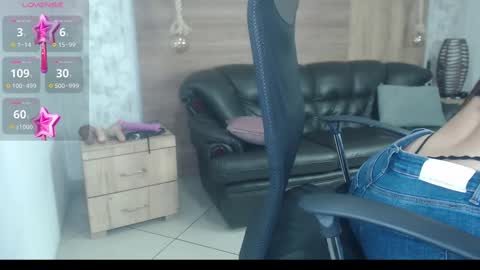 Snapshot of camille_diaz19 chatting on 03.08.25 Camille online show from 03.08.25