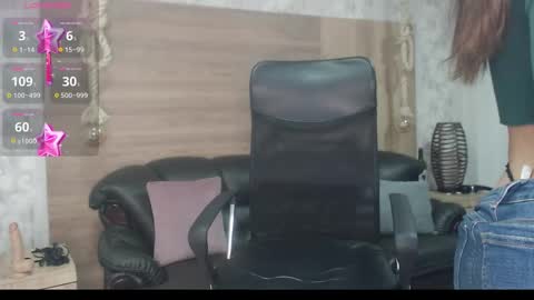 Snapshot of camille_diaz19 chatting on 03.10.25 Camille online show from 03.10.25