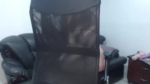 Snapshot of camille_diaz19 chatting on 09.11.25 Camille online show from 09.11.25