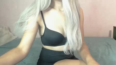 Snapshot of camillebunny chatting on 09.13.25 CamilleBunny online show from 09.13.25