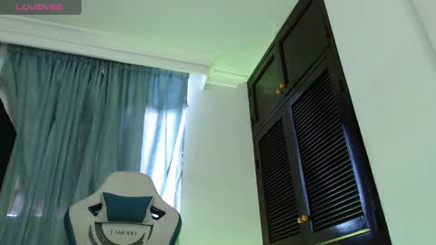 Snapshot of camilo_contre21 chatting on 12.04.24 camilo_contre21 online show from 12.04.24