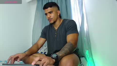 Snapshot of camilo_contre21 chatting on 12.21.24 camilo_contre21 online show from 12.21.24