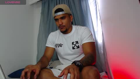 Snapshot of camilo_contre21 chatting on 12.27.24 camilo_contre21 online show from 12.27.24