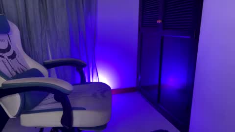 Snapshot of camilo_contre21 chatting on 02.04.25 camilo_contre21 online show from 02.04.25