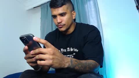 Snapshot of camilo_contre21 chatting on 03.05.25 camilo_contre21 online show from 03.05.25