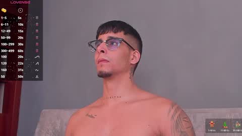   INDEPENDENT MODEL online show from 12.18.24