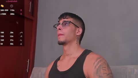   INDEPENDENT MODEL online show from 12.21.24