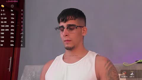   INDEPENDENT MODEL online show from 01.04.25