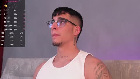   INDEPENDENT MODEL online show from 01.04.25