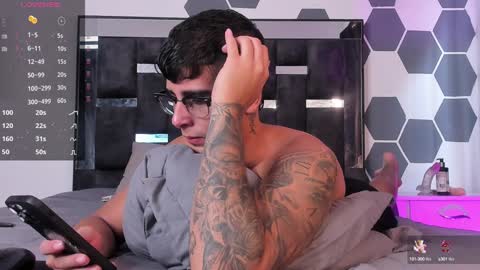   INDEPENDENT MODEL online show from 02.02.25