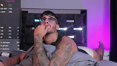   INDEPENDENT MODEL online show from 02.26.25